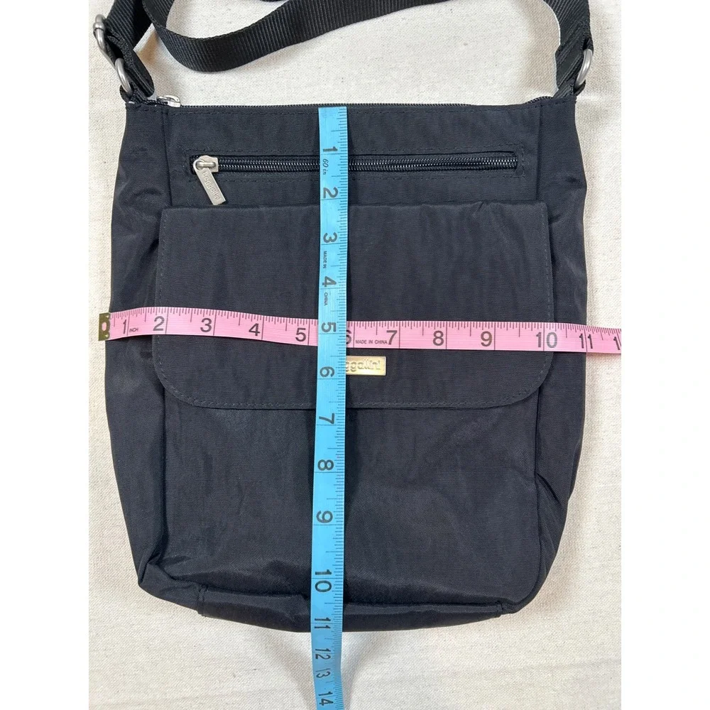 Baggallini Black Town Bagg Crossbody Messenger Adjustable Strap Travel Purse Bag